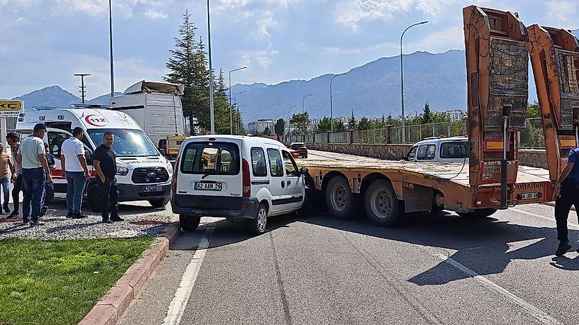 Konya'da korkutan kaza! Çekici ile hafif ticari araç çarpıştı