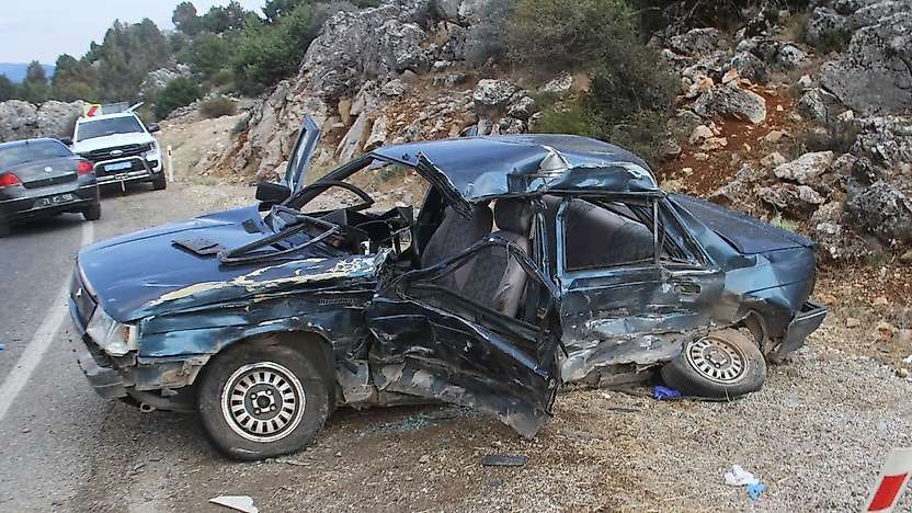 Konya'da otomobil ile tırın feci kazası can aldı