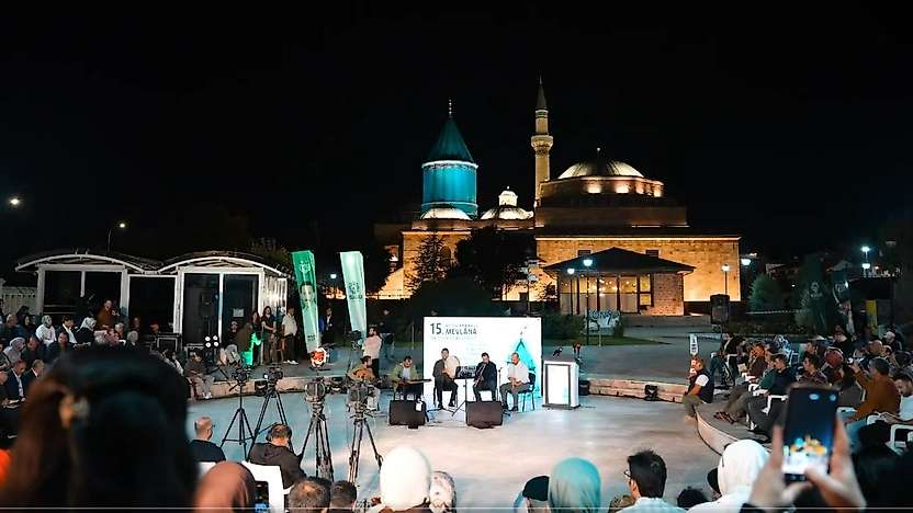 Konya'da şiir şöleni mest etti