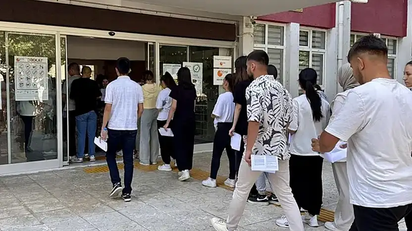 Konya'da sınav heyecanı! YKS'nin ilk oturumu TYT başladı