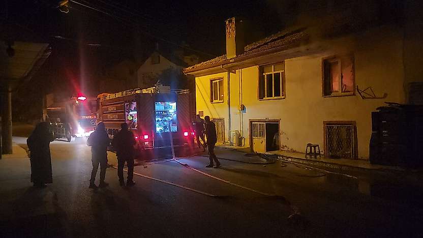 Konya'da sobadan çıkan yangın evi hasara uğrattı