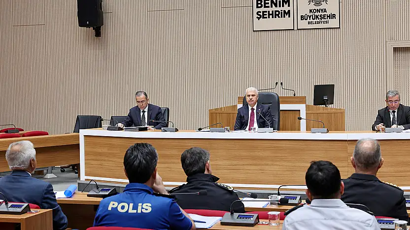 Konya'da sokak hayvanları için toplanıldı: Vali Akın başkanlık etti