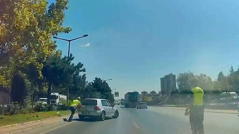 Konya'da trafik polisinin örnek davranışı takdir topladı
