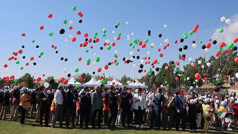 Konya'da uçurtmalar bu kez Gazze'deki çocuklar için uçtu