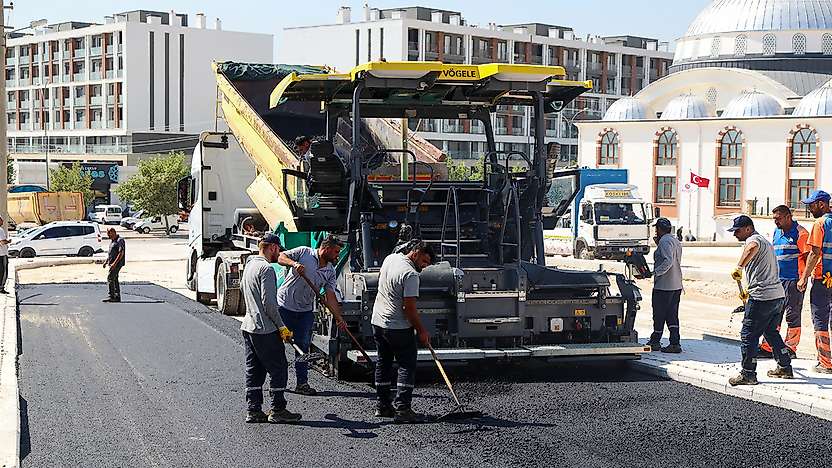 Konya'da ulaşım konforu artıyor: Selçuklu'da asfalt çalışmaları sürüyor