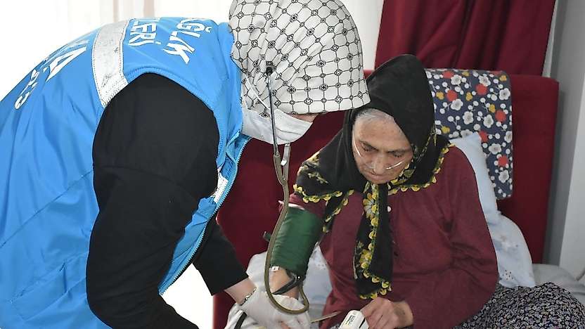 Konya'da yatalak hastalar için sağlık kurulu artık eve geliyor!