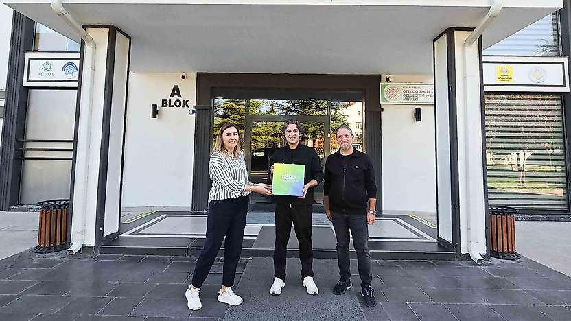DOSD Meram'a ünlü isimlerden övgü