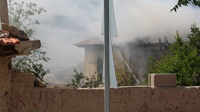 Konya'daki ev yangını korkuttu!