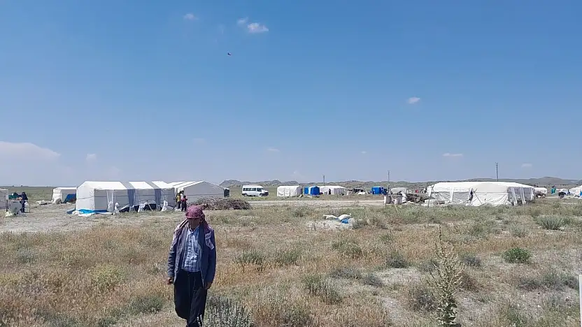 Konya Karapınar'da mevsimlik tarım işçileri unutulmadı