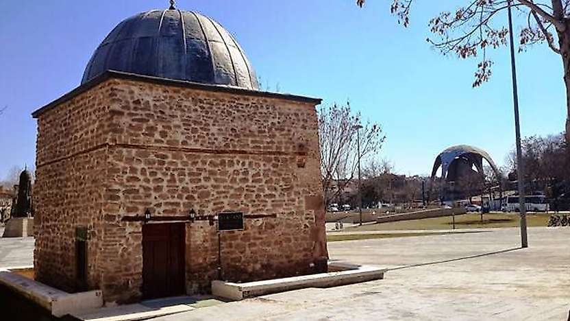 Konya'nın kalbinde asırlara meydan okuyan yapı: Şifahane Mescidi