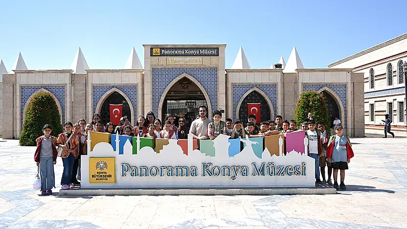 Konya'nın kalbinde ipucu avı: Ellerinde haritayla sokaklara döküldüler