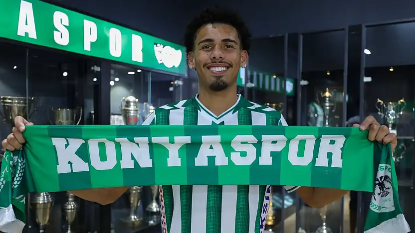 Konyaspor'un Brezilyalı stoperi imzayı attı