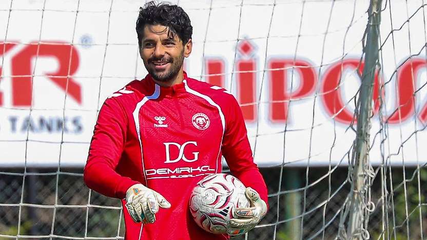 Konyaspor'un file bekçisi umutlu konuştu