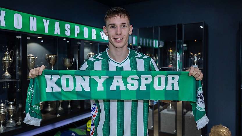 Konyaspor'un Macar orta sahası imzayı attı