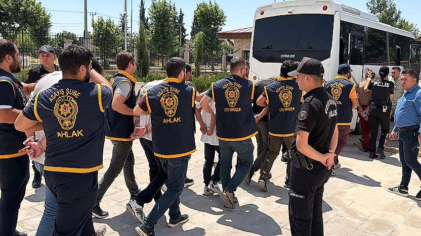 Milyonluk sahte bankacı şebekesine Konya dahil beş ilde darbe
