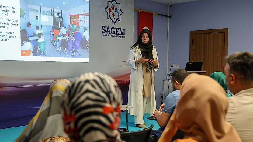 SAGEM'den ailelere okula uyum semineri