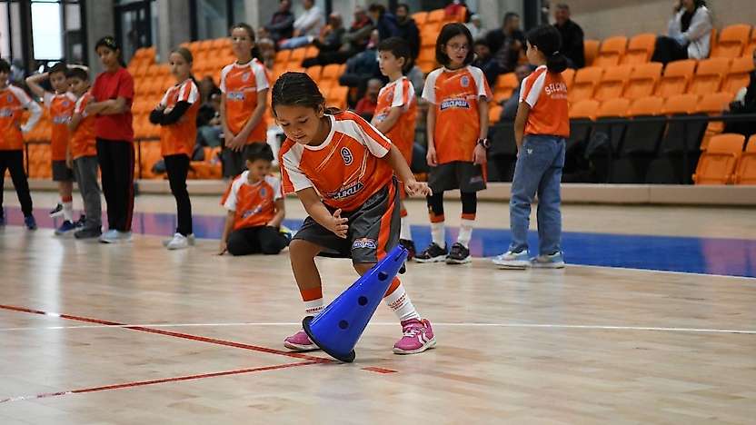 Selçuklu'da kış spor okulları kapılarını açtı