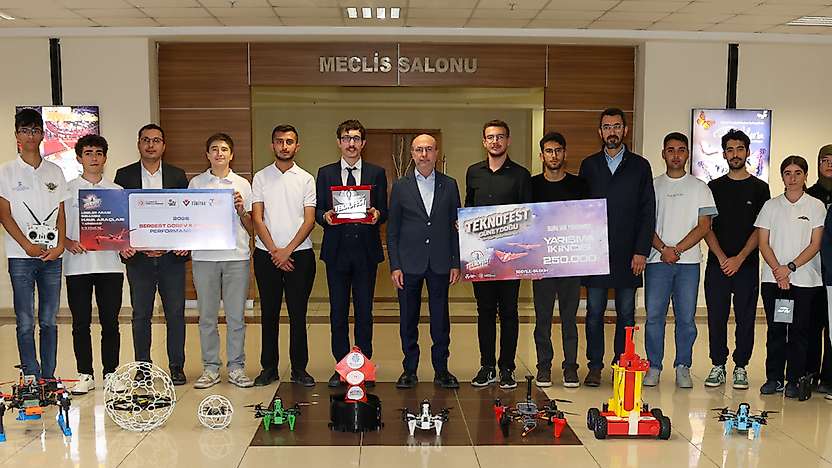 Selçuklu'ya Teknofest 2026'da gurur yaşatan takımlar, Pekyatırmacı'yı ziyaret etti