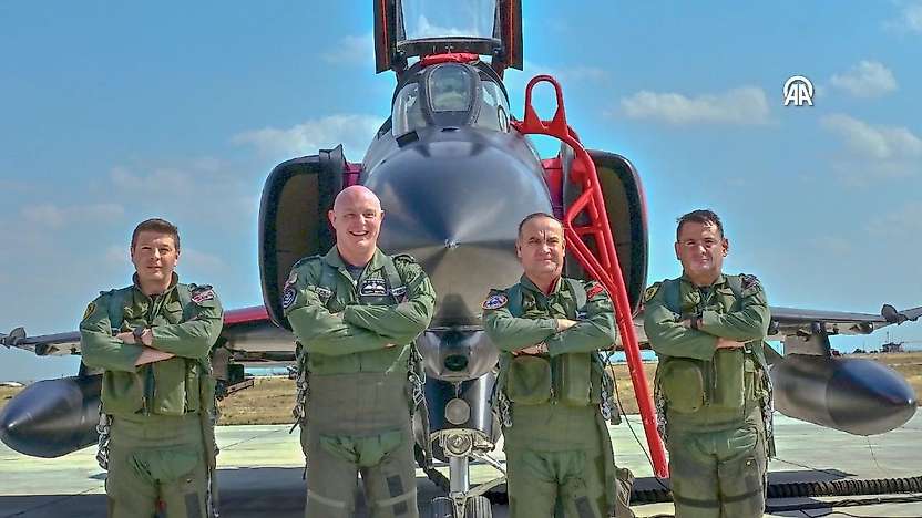 Türk ve İngiliz Generalleri Konya'da uçuş yaptı