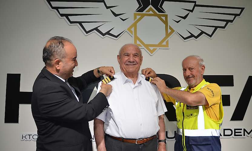 79 yaşındaki depremzedenin pilotluk hayali Konya'da gerçekleşti