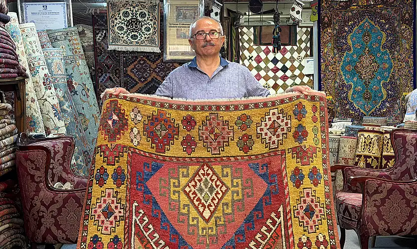 Asırlık Konya halısı 45 yıllık ustanın ellerinde