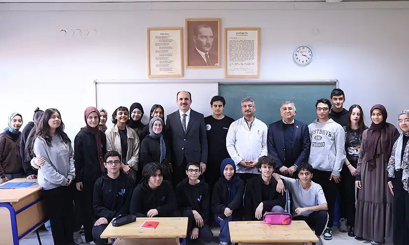 Başkan Altay'dan gençlere destek