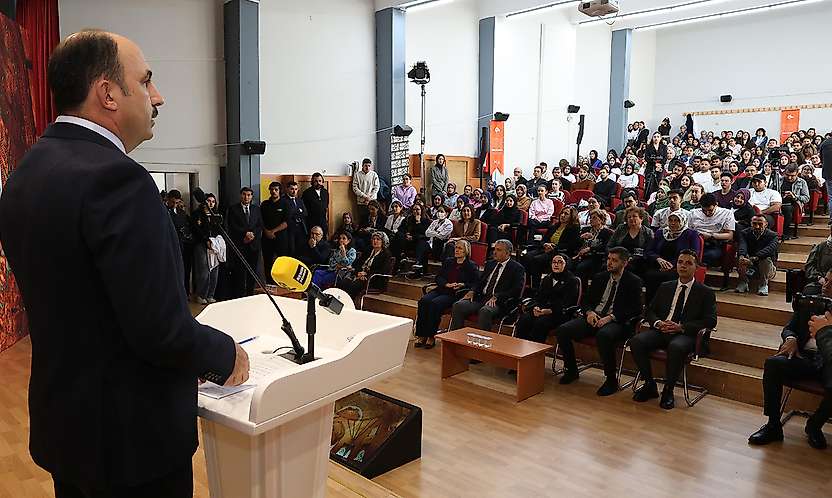 Başkan Altay gençlerle bir araya geldi