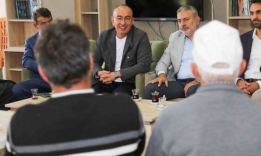 Başkan Kavuş hizmet için vatandaşın kapısını çaldı