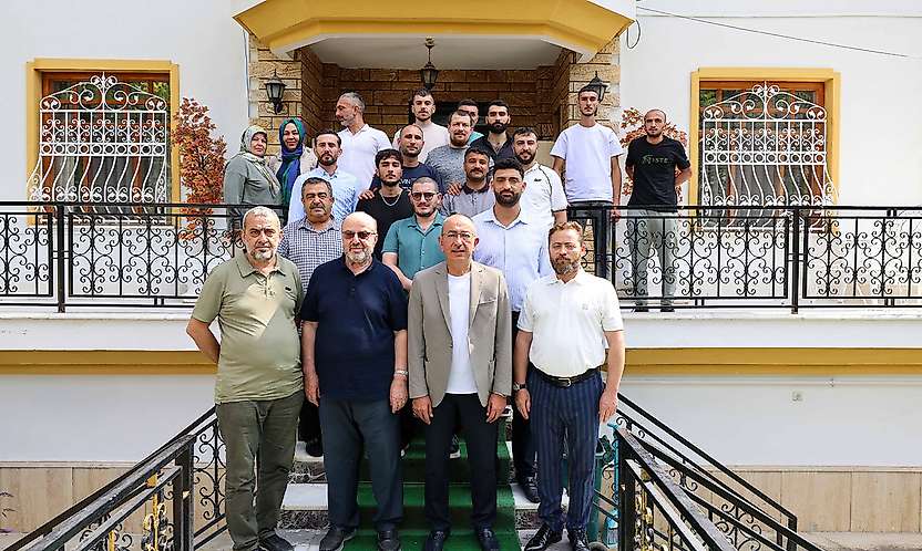 Başkan Kavuş'tan gençlere moral ziyareti: 'Bu savaşı birlikte kazanacağız'