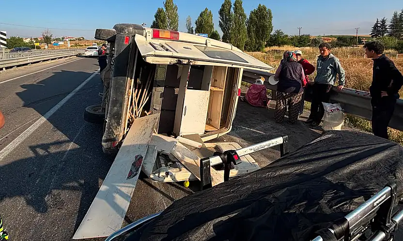 Konya'da can pazarı! İşçilerini taşıyan minibüs devrildi