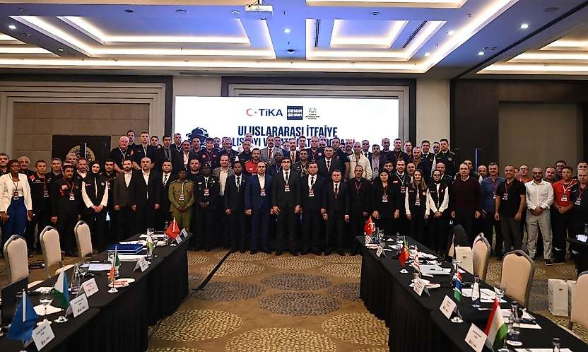 Dünyanın farklı ülkelerinden itfaiyeciler Konya'da