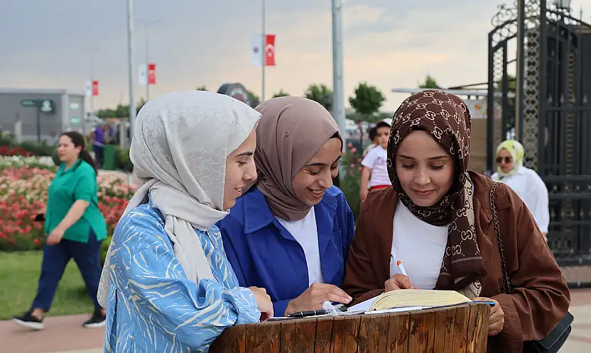 Karatay hatıralarda iz bırakıyor