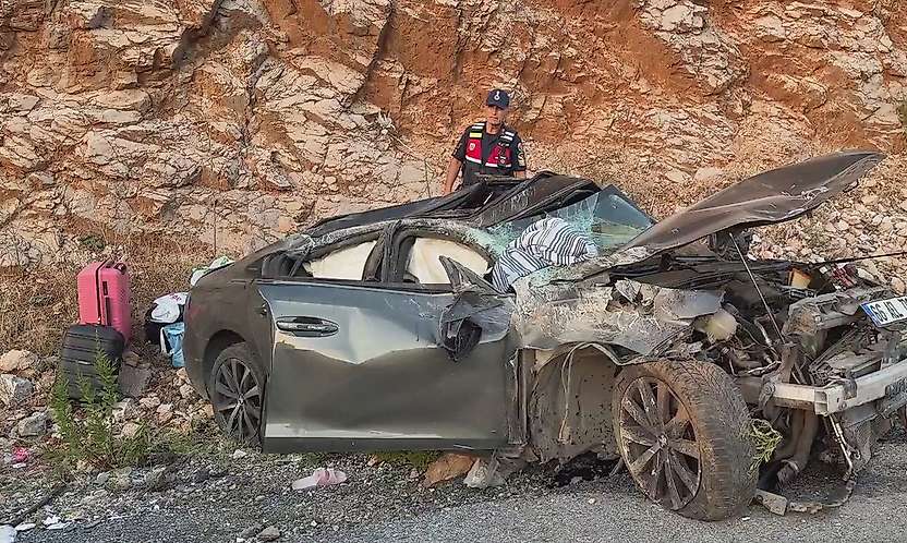 Konya-Antalya yolunda feci kaza: 1 ölü, 2 yaralı