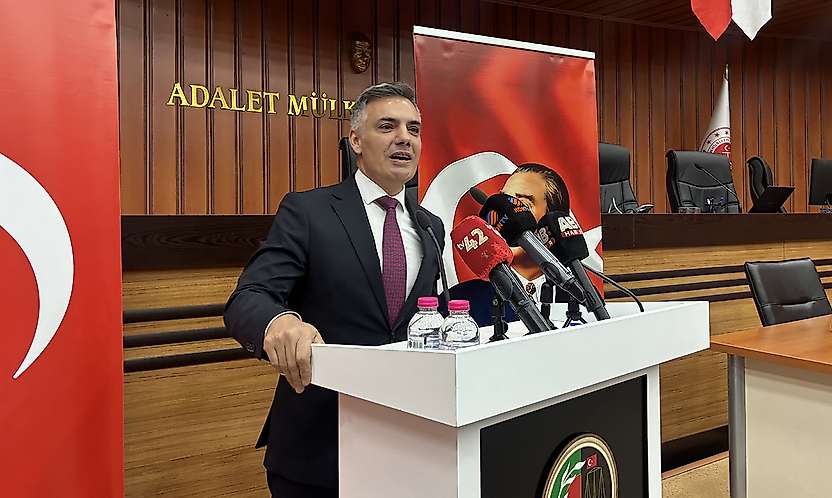 Konya Barosu'nda Oktay Unkur mazbatasını aldı