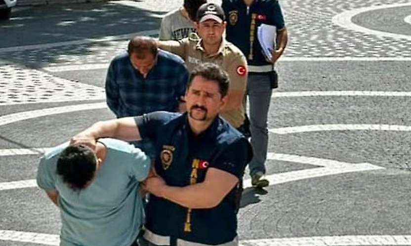 Konya'da araçtan çıkanlar şoke etti: 5 bin 700 kullanımlık!