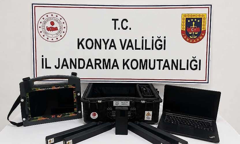 Konya'da definecilere suçüstü: Tam teçhizat yakalandılar