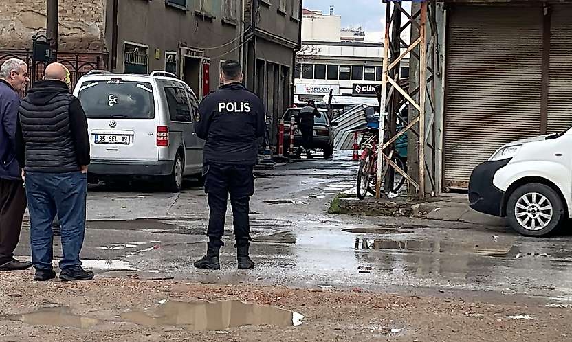 Konya'da doğalgaz paniği! Zemin çöktü, borular patladı