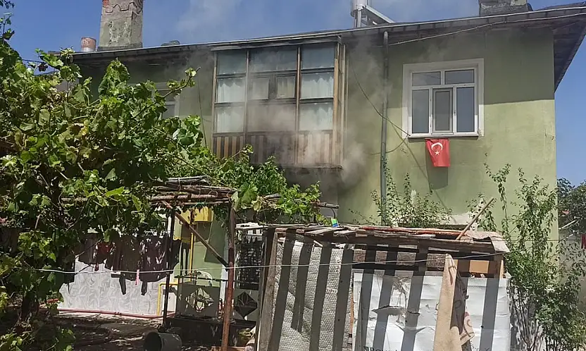 Konya'da ev yangını! Kilitli kapının ardında 6 çocuk mahsur kaldı