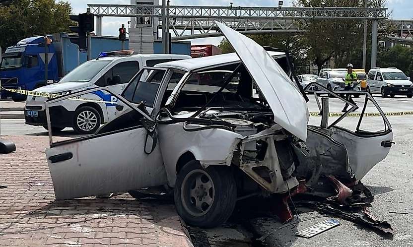 Konya'da feci kaza: 3'ü ağır 4 yaralı