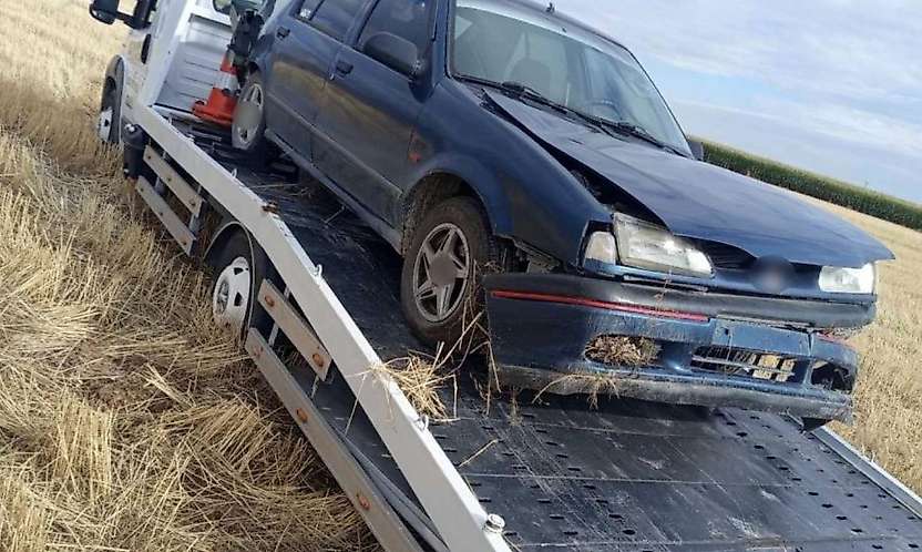 Konya'da feci kaza: Otomobil şarampole devrildi