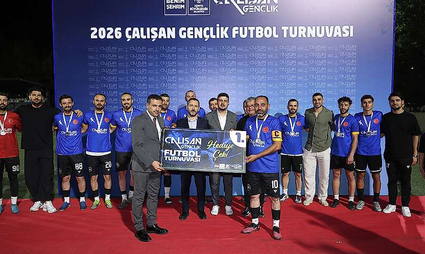 Konya'da futbol şöleni: Rekabet ve dostluk bir arada yaşandı