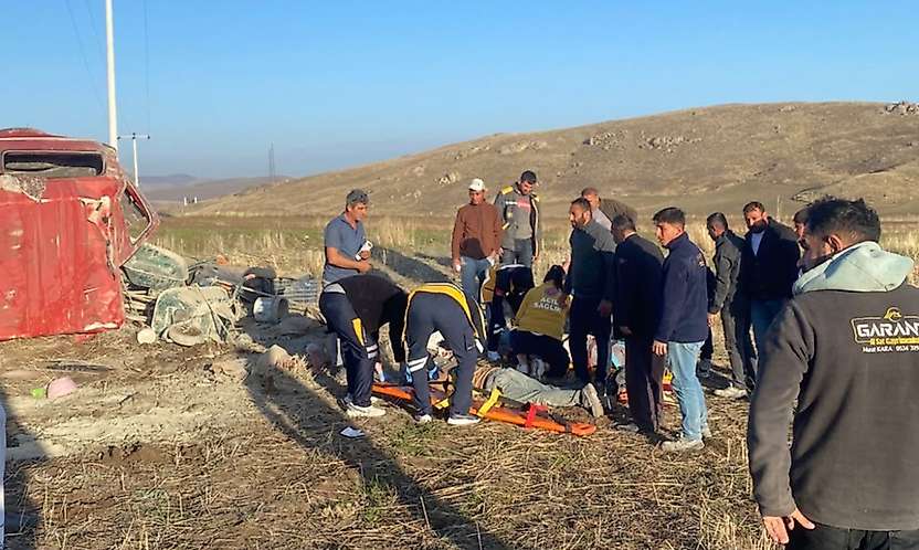 Konya'da işçi servisi kaza yaptı: 6 kişi hastanelik oldu