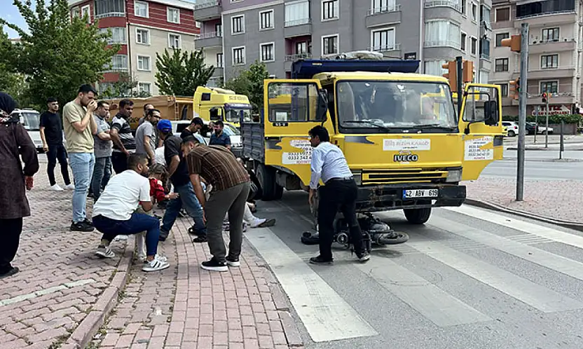 Konya'da kamyonetin altında kalan çocuklar kameraya yansıdı!