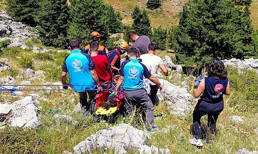Konya'da kekik toplarken kayalıktan düştü