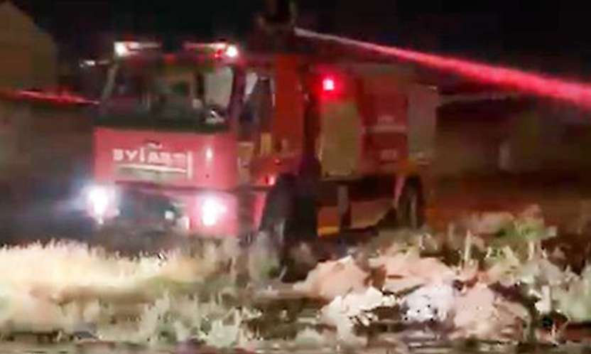 Konya'da korkutan yangın! Alevler evlere sıçramadan söndürüldü
