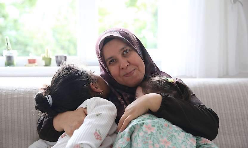 Konya'da koruyucu anneden sevgi dolu aile tablosu