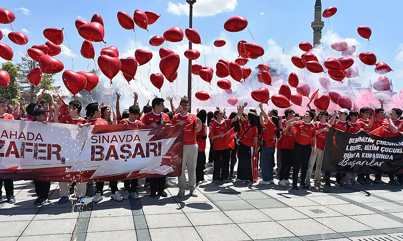 Konya'da LGS adaylarından Milli takıma destek