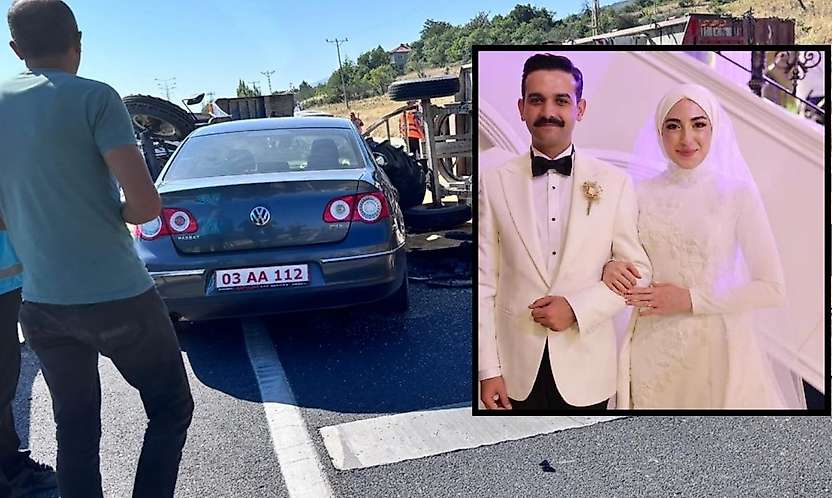 Konya'da makam aracına buğday yüklü römork çarptı: 4 yaralı