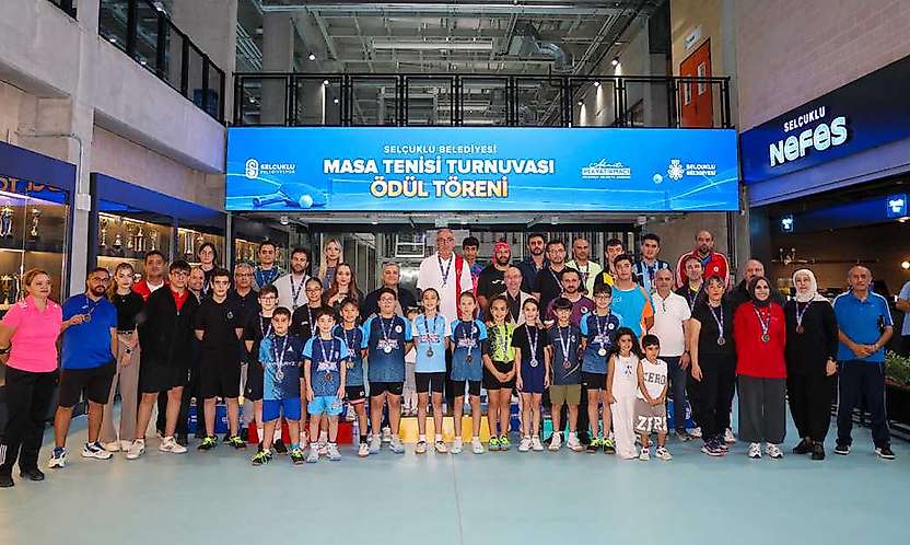 Konya'da masa tenisi maratonu sona erdi