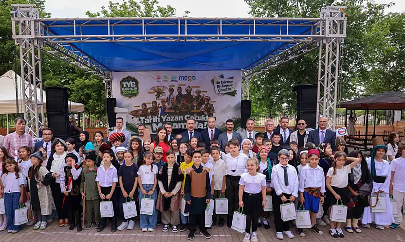 Konya'da minikler 77 Türk büyüğünü kaleme aldı